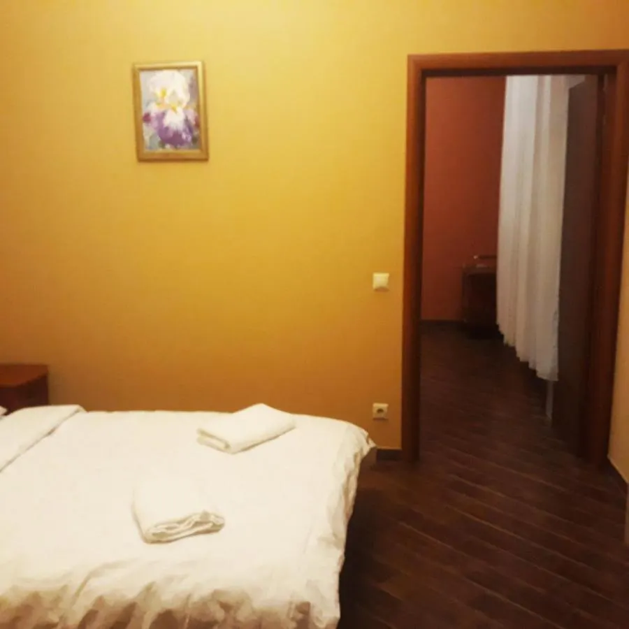 Sofiivs'Ka Street, 1,, Apartment Kyiv